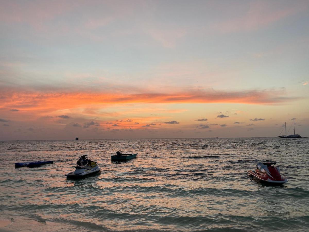 Lagoona Sunset Maafushi Bagian luar foto